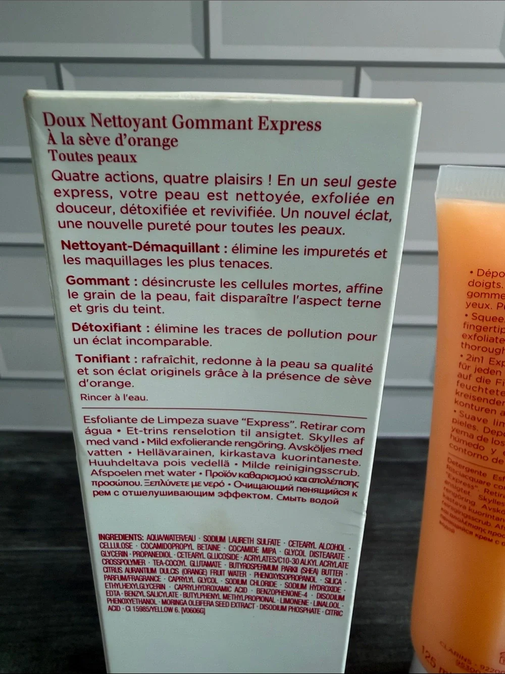 Clarins One-Step Gentle Exfoliating Cleanser – Orange